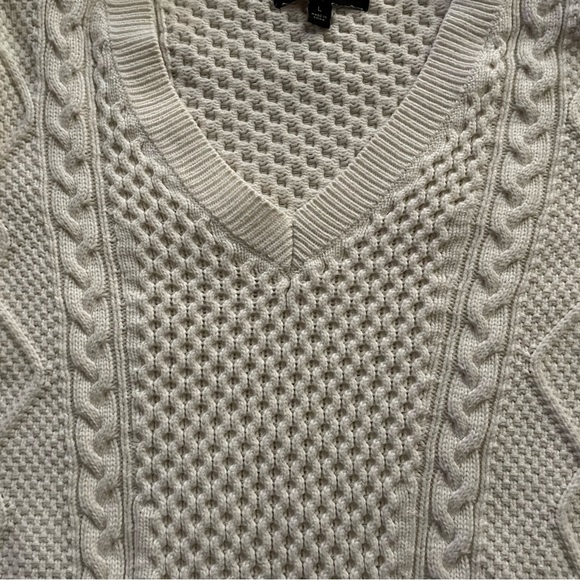 Banana Republic Ivory Cable Sweater - Picture 6 of 6